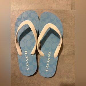 COACH SIGNATURE ZAK CHAMBRAY BLUE WHITE FLIPFLOP SANDALS ORG. $59 SIZE 10B. NWOT